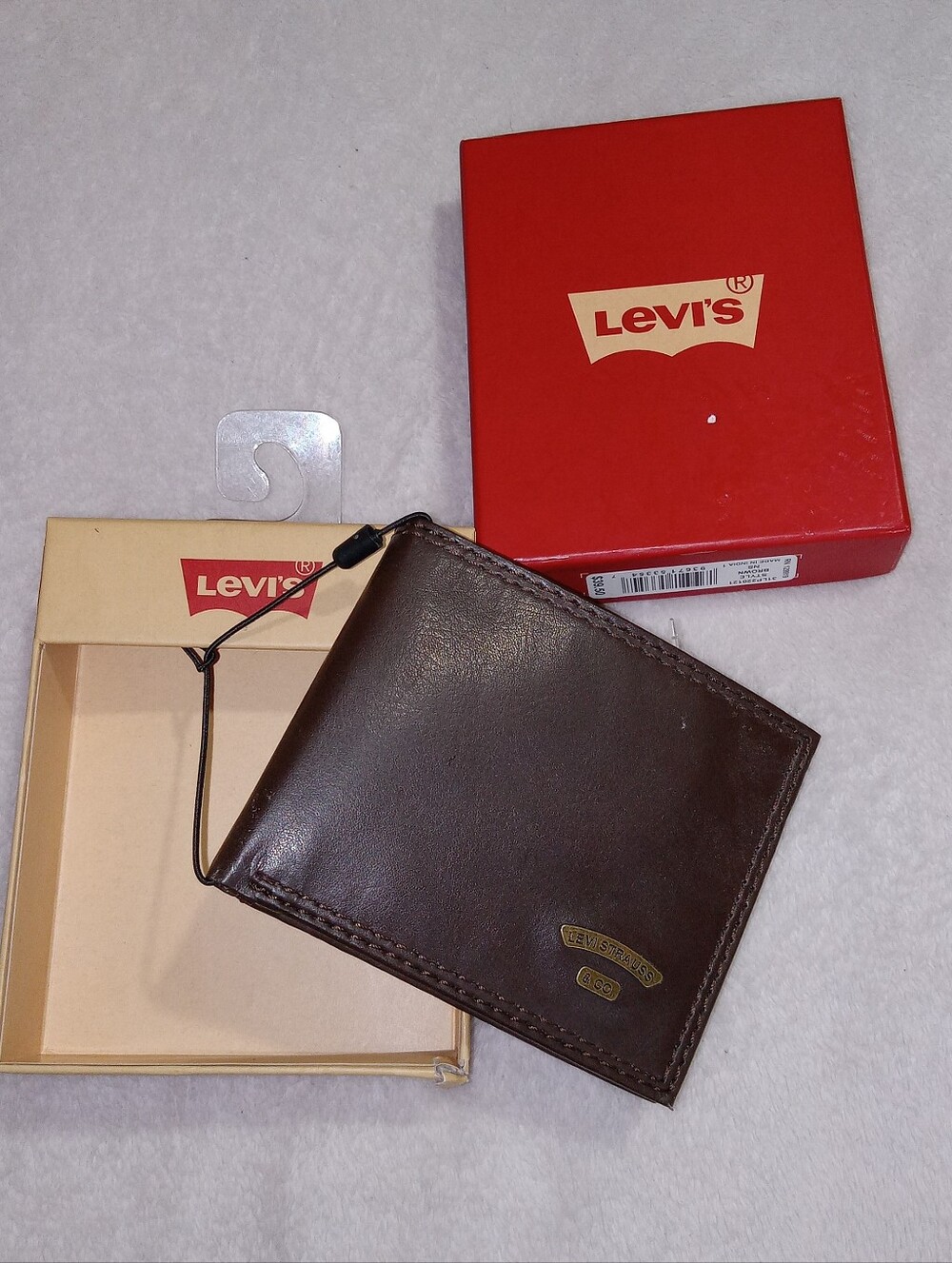 Levi's Men's Leather Bifold Wallet Brown RFID NWT Gift Box